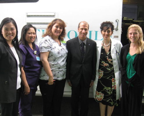 Herb Schultz, Regional Director, HHS, visits the Breathmobile